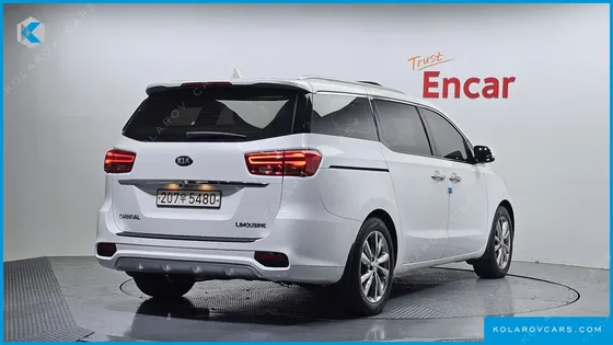 KIA CARNIVAL 7-SEATER LIMOUSINE