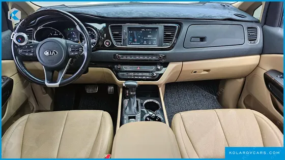 KIA CARNIVAL 7-SEATER LIMOUSINE