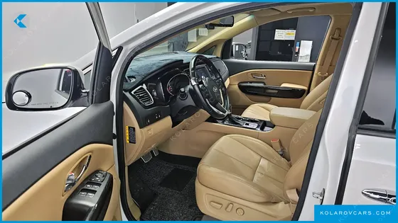 KIA CARNIVAL 7-SEATER LIMOUSINE