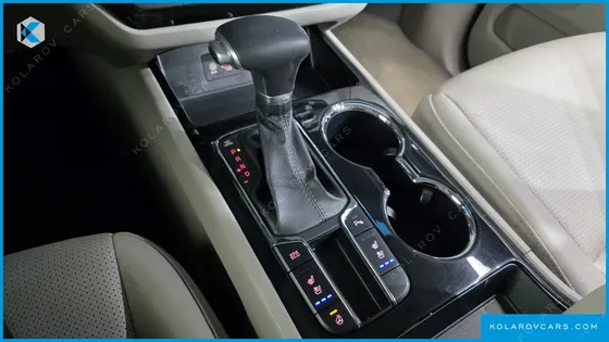 KIA CARNIVAL GASOLINE 11-SEATER PRESTIGE