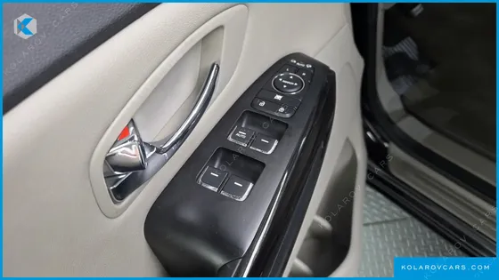KIA CARNIVAL GASOLINE 11-SEATER PRESTIGE
