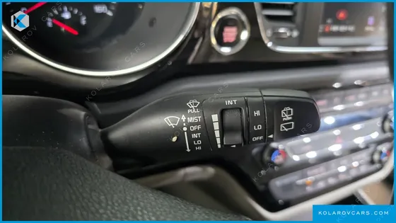 KIA CARNIVAL GASOLINE 11-SEATER PRESTIGE