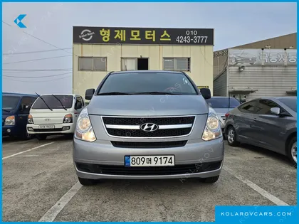 HYUNDAI STAREX 5-SEATER VAN