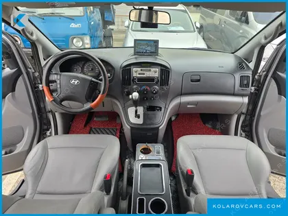 HYUNDAI STAREX 5-SEATER VAN