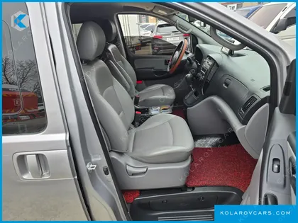 HYUNDAI STAREX 5-SEATER VAN