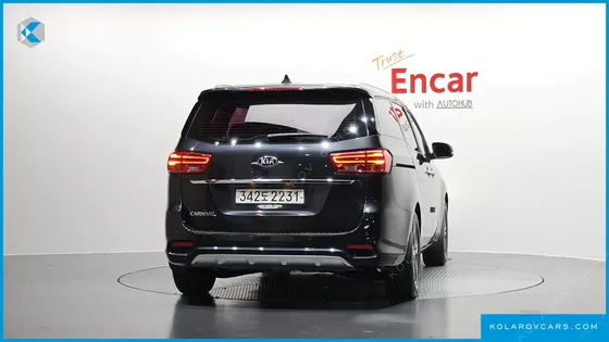 KIA CARNIVAL 9-SEATER LUXURY