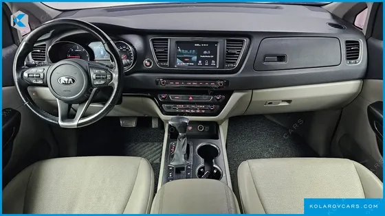 KIA CARNIVAL 9-SEATER LUXURY