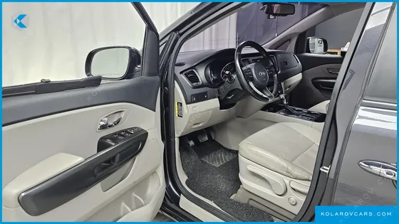 KIA CARNIVAL 9-SEATER LUXURY