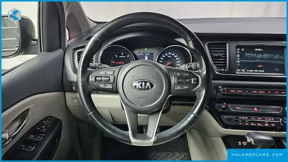 KIA CARNIVAL 9-SEATER LUXURY