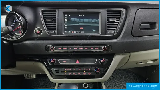 KIA CARNIVAL 9-SEATER LUXURY