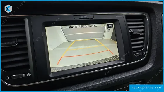 KIA CARNIVAL 9-SEATER LUXURY