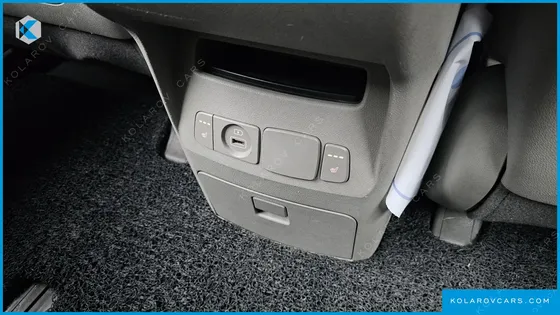 KIA CARNIVAL 9-SEATER LUXURY