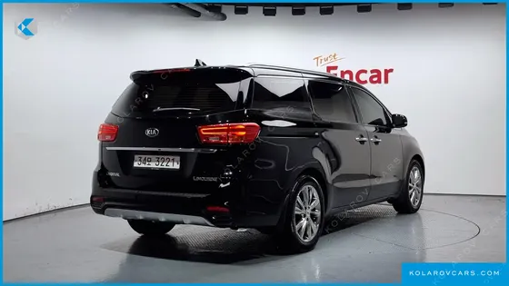KIA CARNIVAL 7-SEATER LIMOUSINE