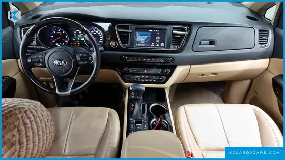 KIA CARNIVAL 7-SEATER LIMOUSINE