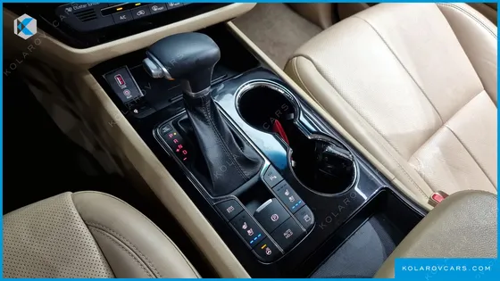 KIA CARNIVAL 7-SEATER LIMOUSINE