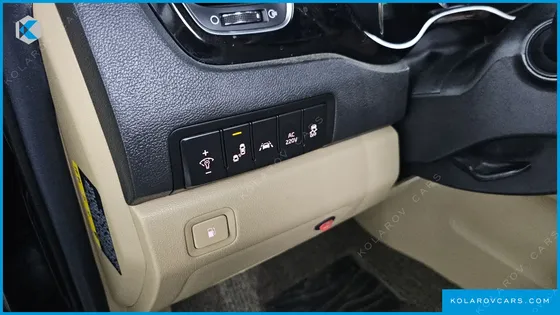 KIA CARNIVAL GASOLINE 9-SEATER HI-LIMOUSINE