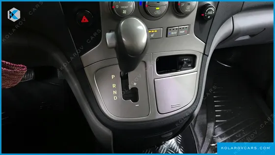 HYUNDAI STAREX 12-SEATER WAGON