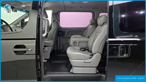 HYUNDAI STAREX 12-SEATER WAGON