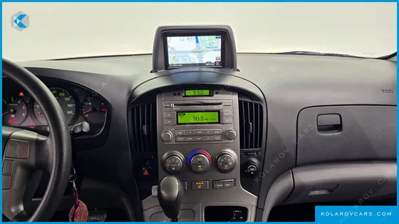 HYUNDAI STAREX 12-SEATER WAGON