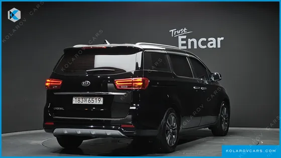 KIA CARNIVAL 9-SEATER LUXURY