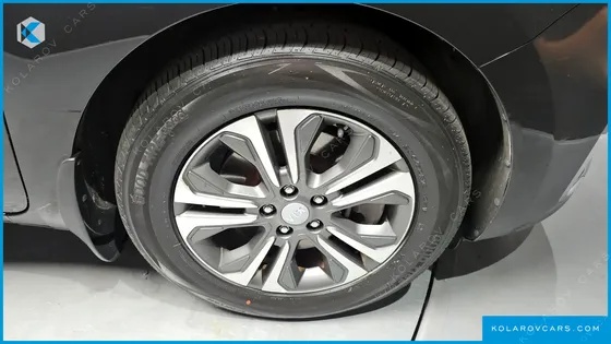 KIA CARNIVAL 9-SEATER LUXURY