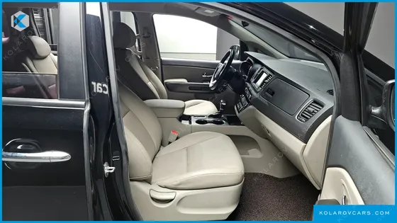 KIA CARNIVAL 9-SEATER LUXURY