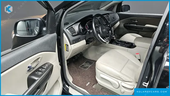KIA CARNIVAL 9-SEATER LUXURY