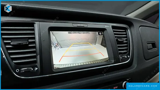 KIA CARNIVAL 9-SEATER LUXURY