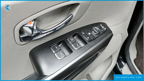 KIA CARNIVAL 9-SEATER LUXURY