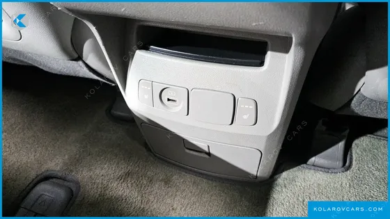 KIA CARNIVAL 9-SEATER LUXURY