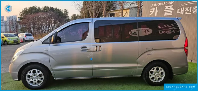 HYUNDAI STAREX 12-SEATER WAGON