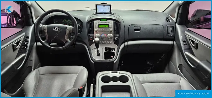 HYUNDAI STAREX 12-SEATER WAGON