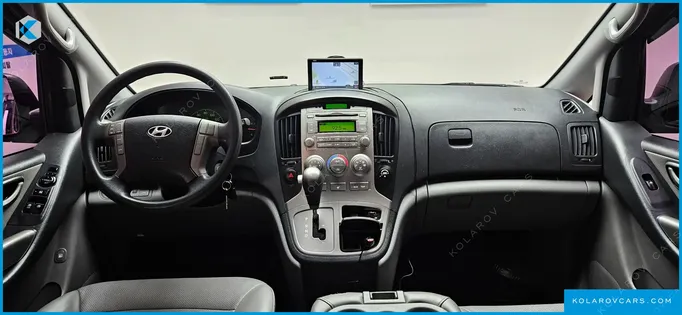 HYUNDAI STAREX 12-SEATER WAGON