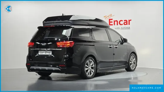 KIA CARNIVAL 9-SEATER HI-LIMOUSINE