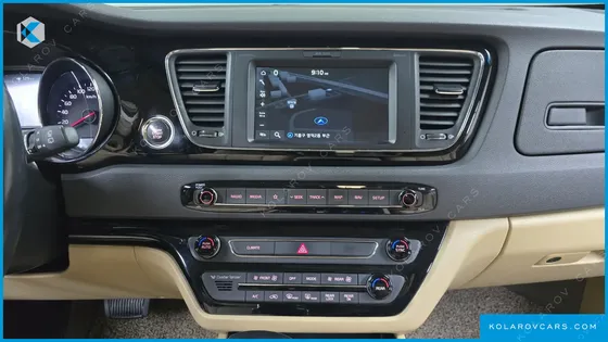 KIA CARNIVAL 9-SEATER HI-LIMOUSINE