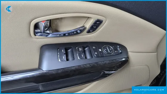KIA CARNIVAL 9-SEATER HI-LIMOUSINE