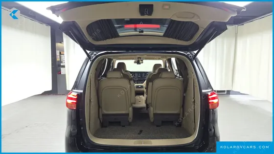 KIA CARNIVAL 9-SEATER HI-LIMOUSINE