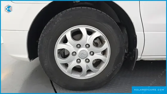 HYUNDAI STAREX 3-SEATER VAN