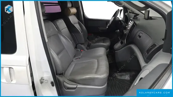 HYUNDAI STAREX 3-SEATER VAN