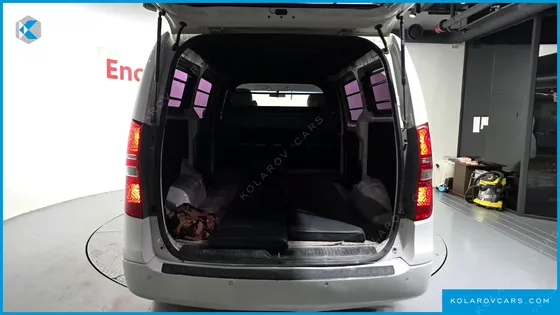 HYUNDAI STAREX 3-SEATER VAN