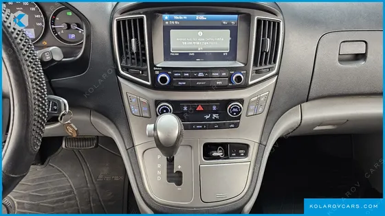 HYUNDAI STAREX 12-SEATER WAGON