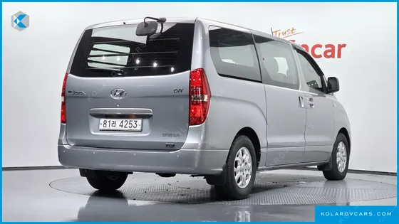 HYUNDAI STAREX 5-SEATER VAN