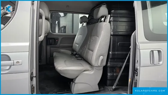 HYUNDAI STAREX 5-SEATER VAN