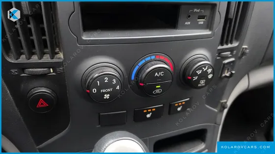 HYUNDAI STAREX 5-SEATER VAN