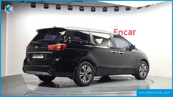 KIA CARNIVAL 9-SEATER LUXURY