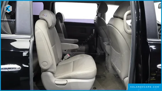 KIA CARNIVAL 9-SEATER LUXURY