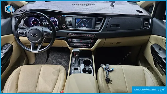 KIA CARNIVAL GASOLINE 7-SEATER LIMOUSINE