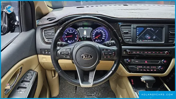 KIA CARNIVAL GASOLINE 7-SEATER LIMOUSINE