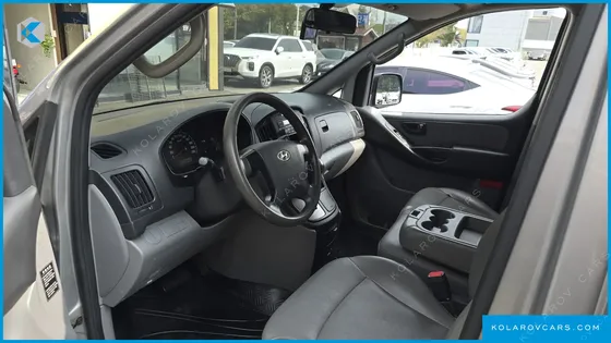 HYUNDAI STAREX 3-SEATER VAN