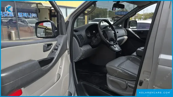 HYUNDAI STAREX 3-SEATER VAN